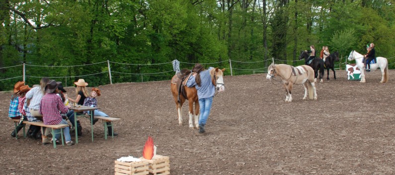Die betrunkenen Cowboys auf der CV Ponyfarm 2010 - 16