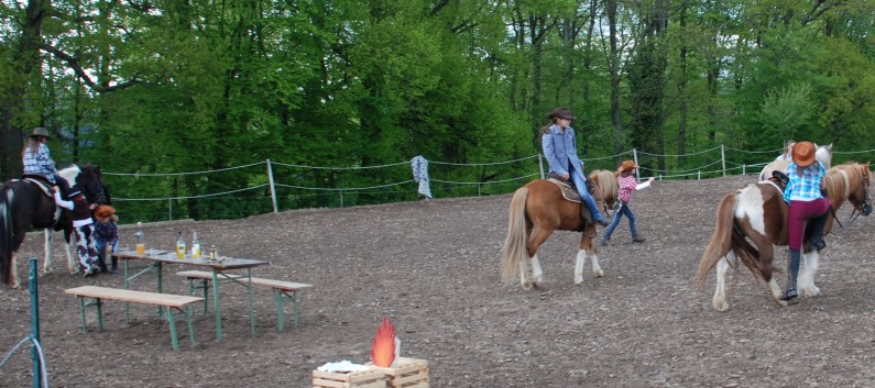 Die betrunkenen Cowboys auf der CV Ponyfarm 2010 - 18