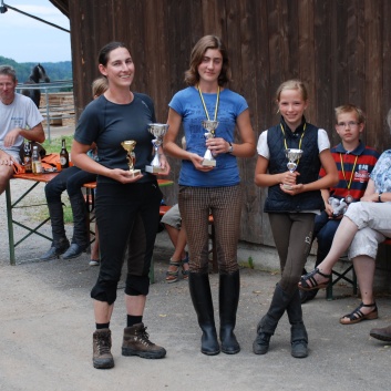 Gelaenderallye CV-Ponyfarm 2011 - Siegerehrung ETCD-Seger Gelaenderallye CV-Ponyfarm 2011 - Siegerehrung ETCD-Seger